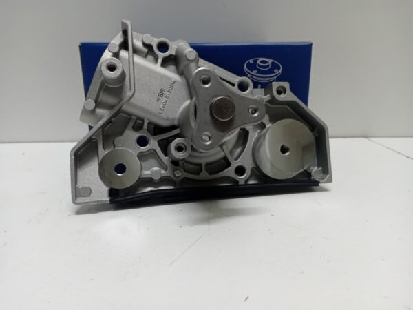 PUMP WATER ASSY – Kia Rio 2002 1.5L